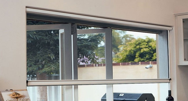 ROLLER INSECT SCREEN